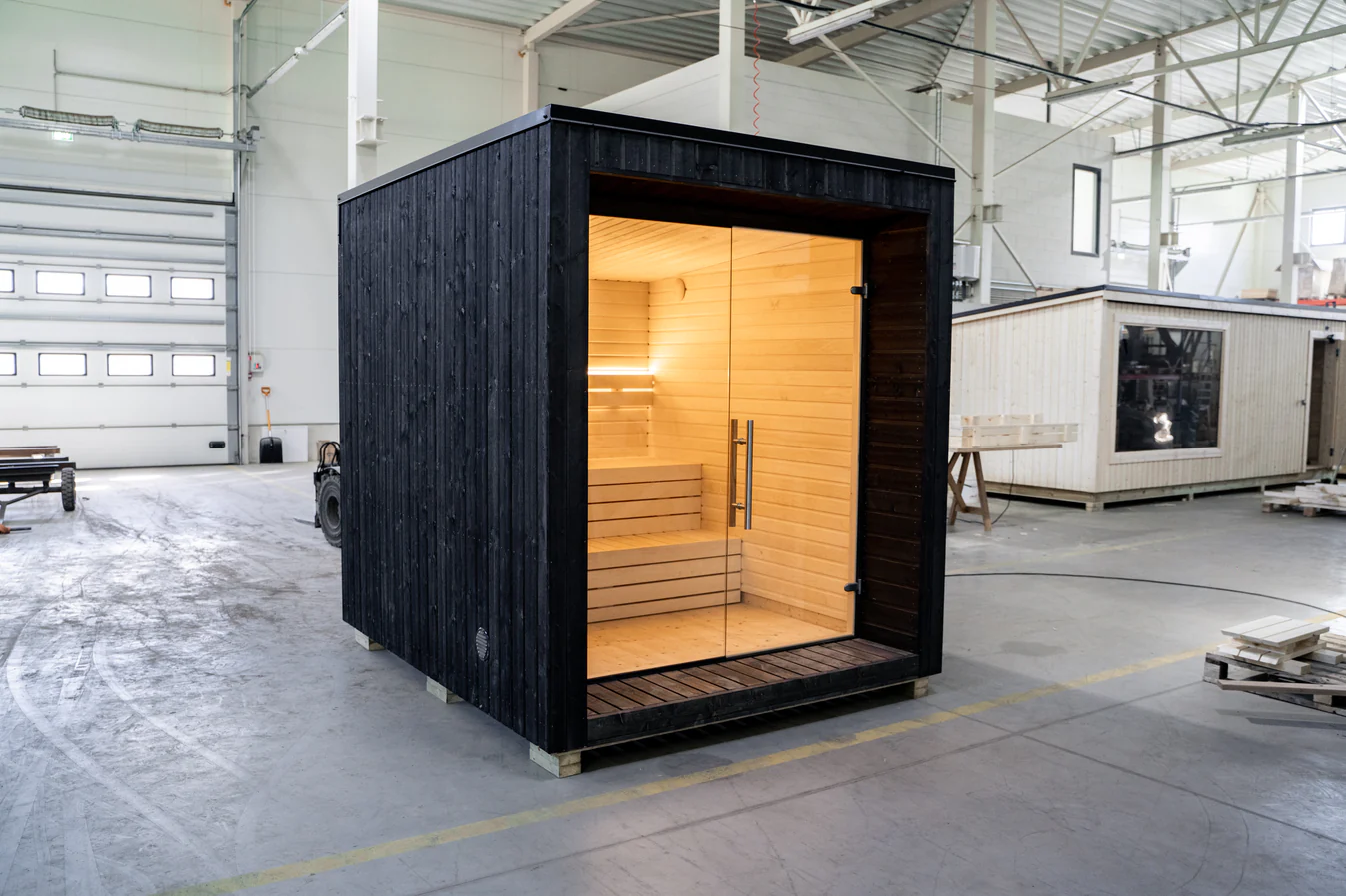 Lumi-cube-sauna-outside-1.jpg